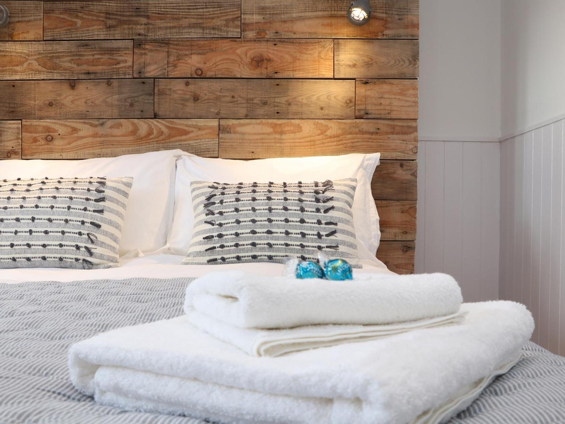 Sebright Villa Сейнт Остел Екстериор снимка
